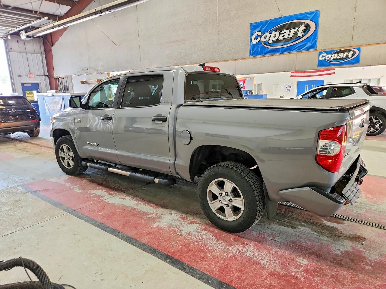 2020 TOYOTA TUNDRA SR5 — снимка 2