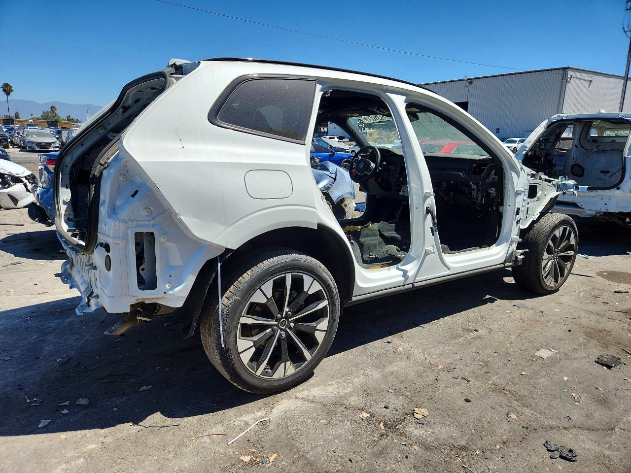 2026 VOLVO XC60 PLUS — снимка 3