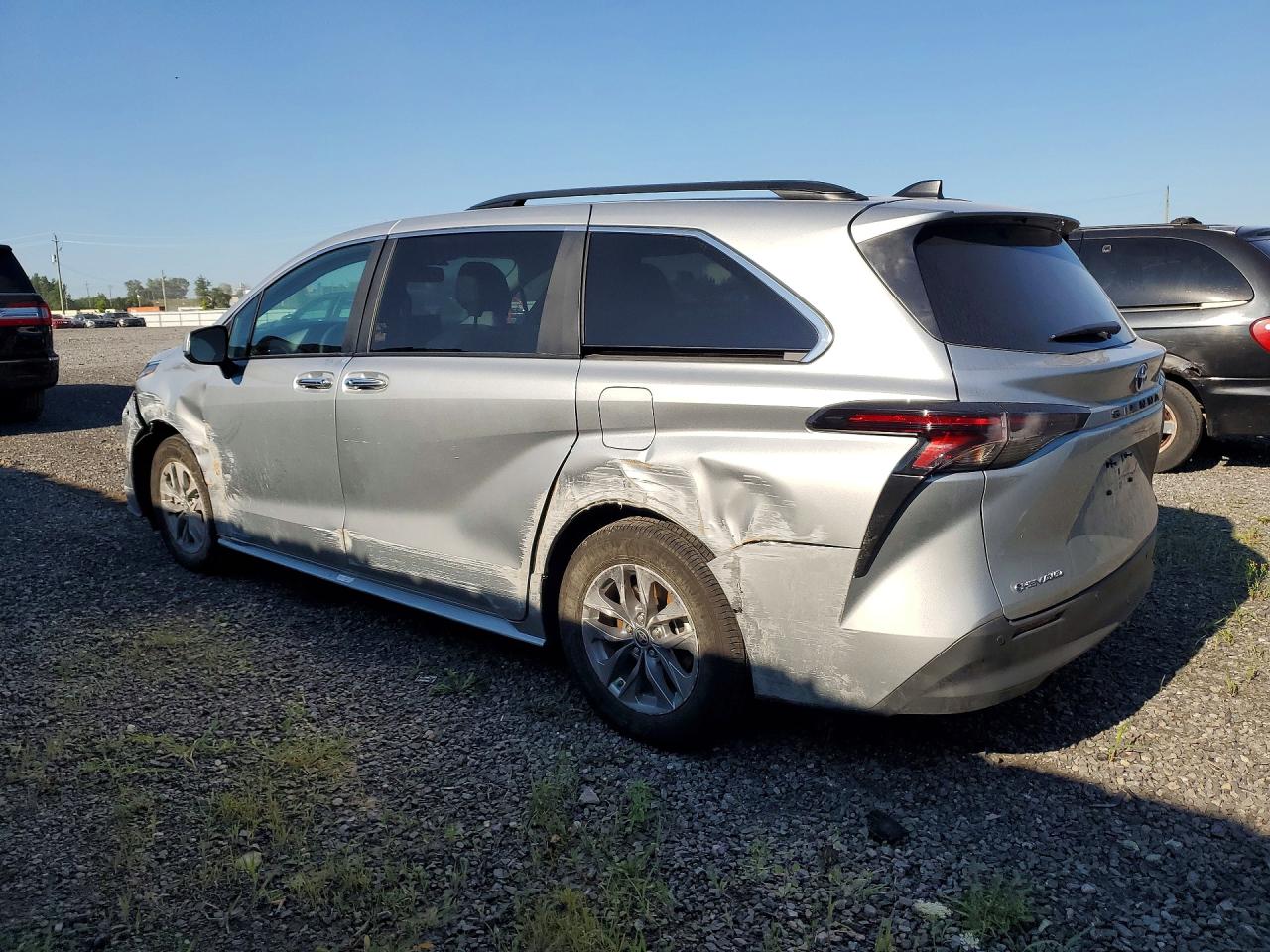 2025 TOYOTA SIENNA XLE 7-PASSENGER — снимка 2