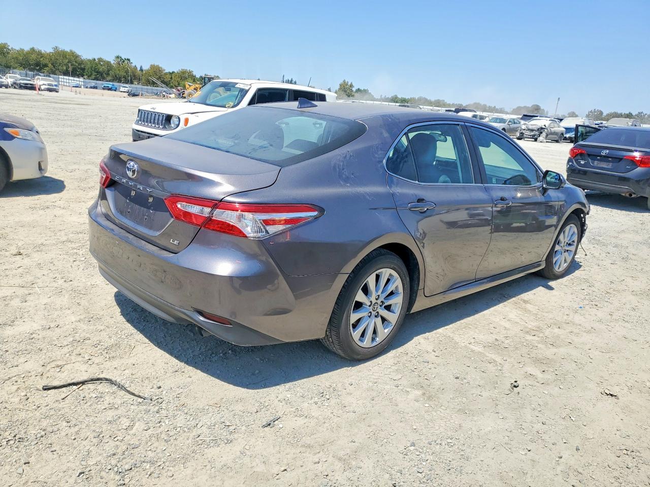 2019 TOYOTA CAMRY LE — снимка 3