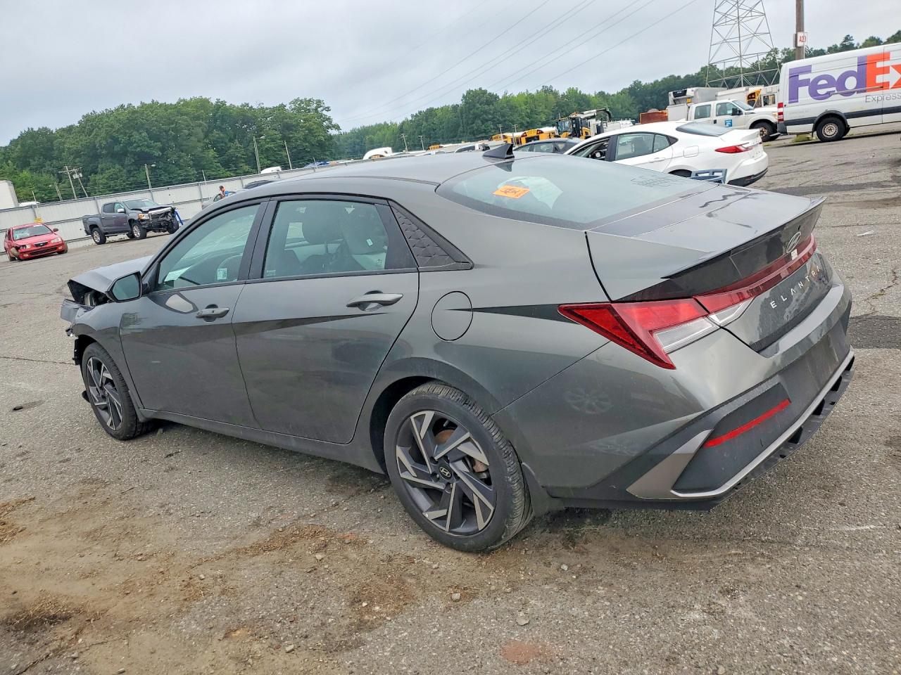 2025 HYUNDAI ELANTRA SEL SPORT — снимка 2