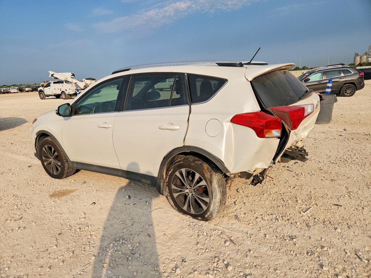 2015 TOYOTA RAV4 LIMITED — снимка 2
