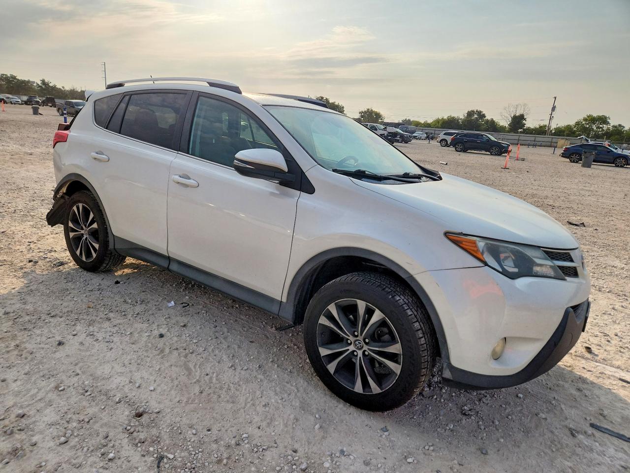 2015 TOYOTA RAV4 LIMITED — снимка 4