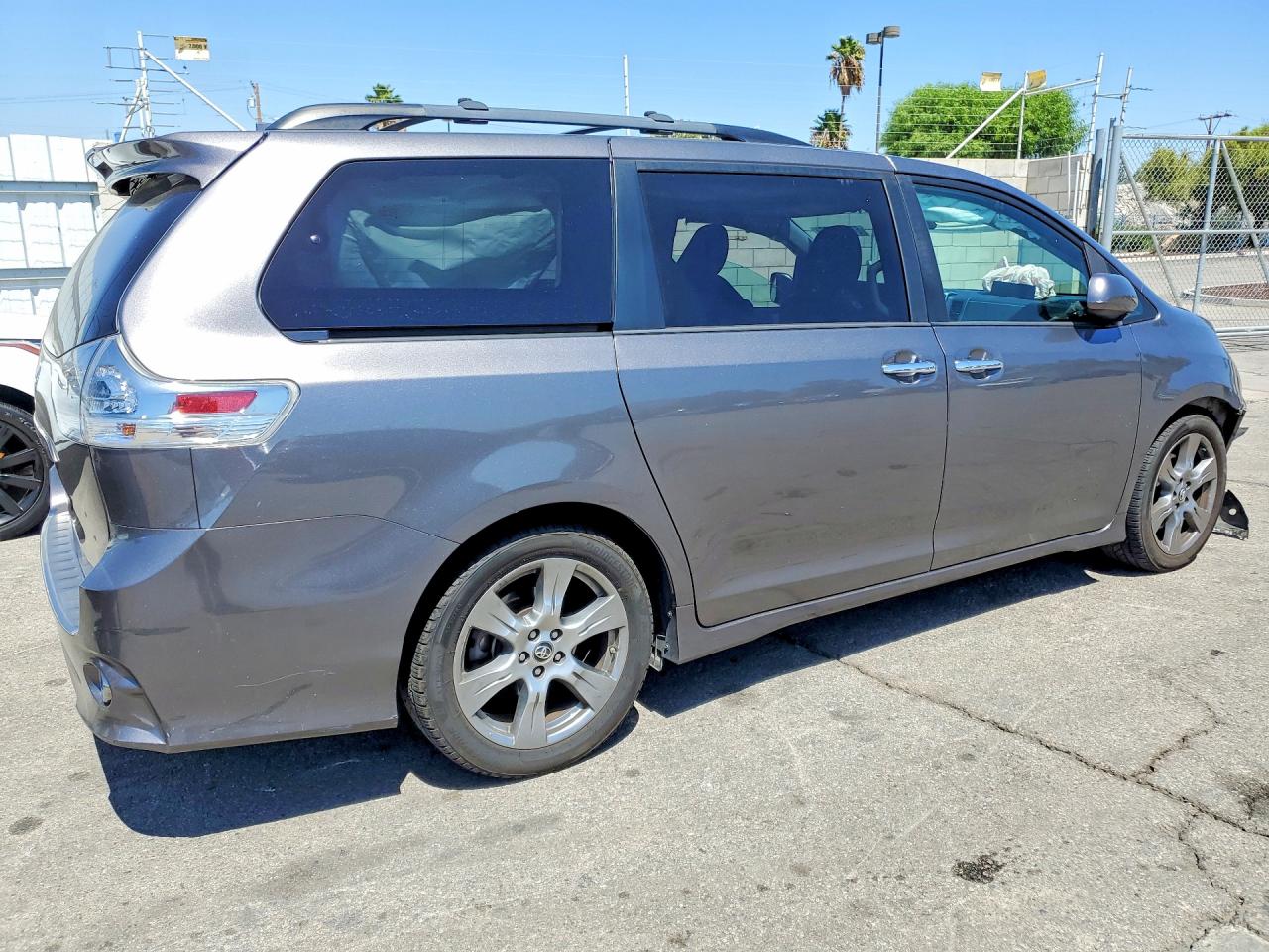 2018 TOYOTA SIENNA SE 8-PASSENGER — снимка 3