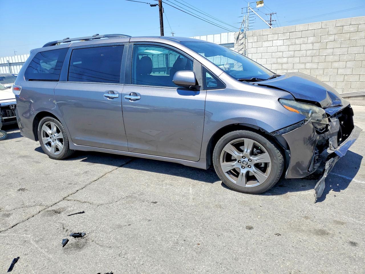 2018 TOYOTA SIENNA SE 8-PASSENGER — снимка 4
