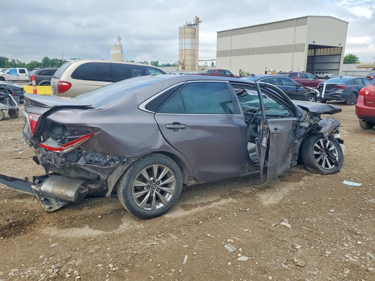 2015 TOYOTA CAMRY XLE — снимка 4