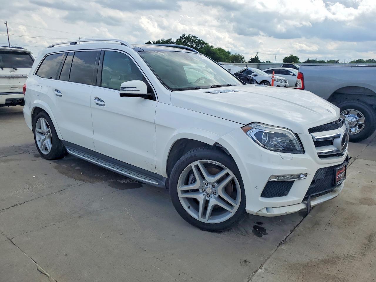 2016 MERCEDES-BENZ GL 550 4MATIC — снимка 4