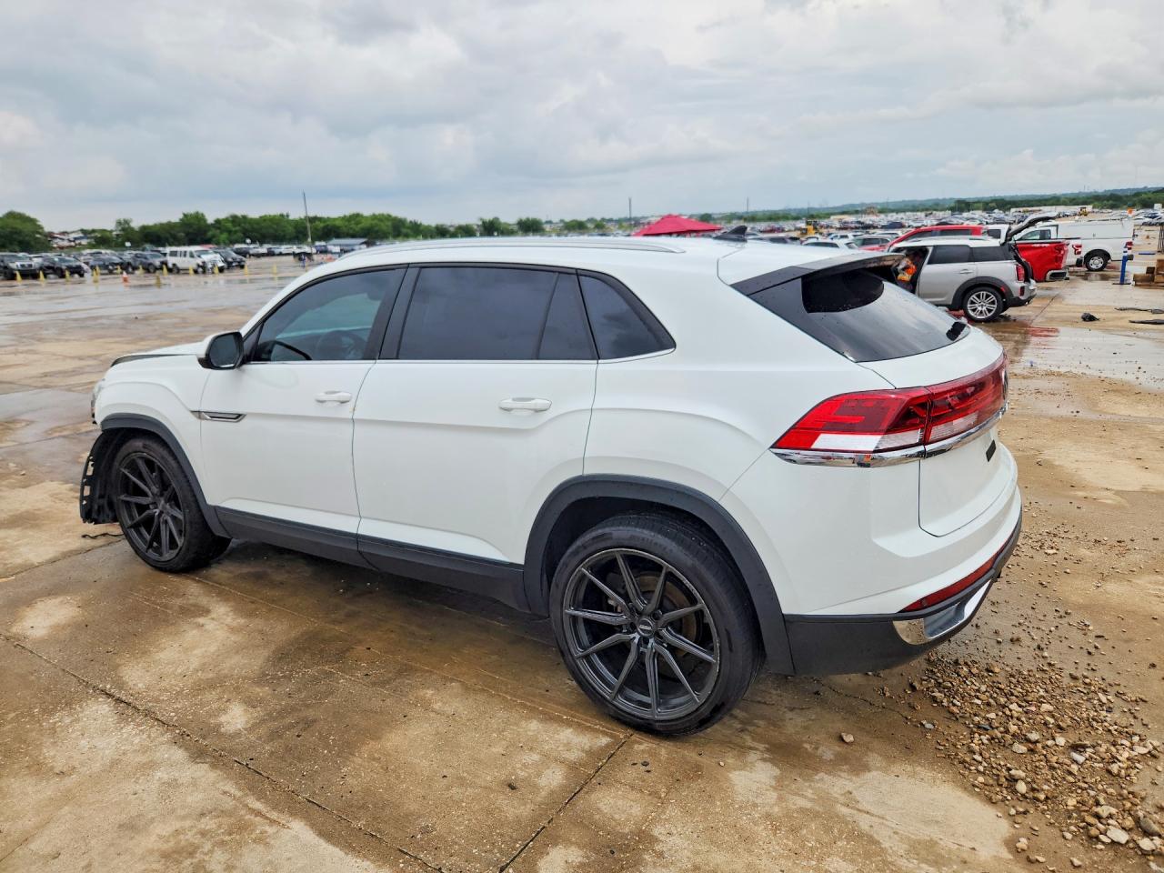 2024 VOLKSWAGEN ATLAS CROSS SPORT SE — снимка 2