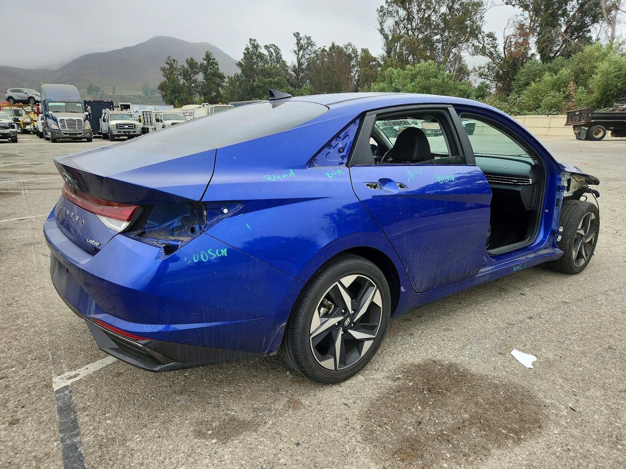2023 HYUNDAI ELANTRA LIMITED — снимка 3