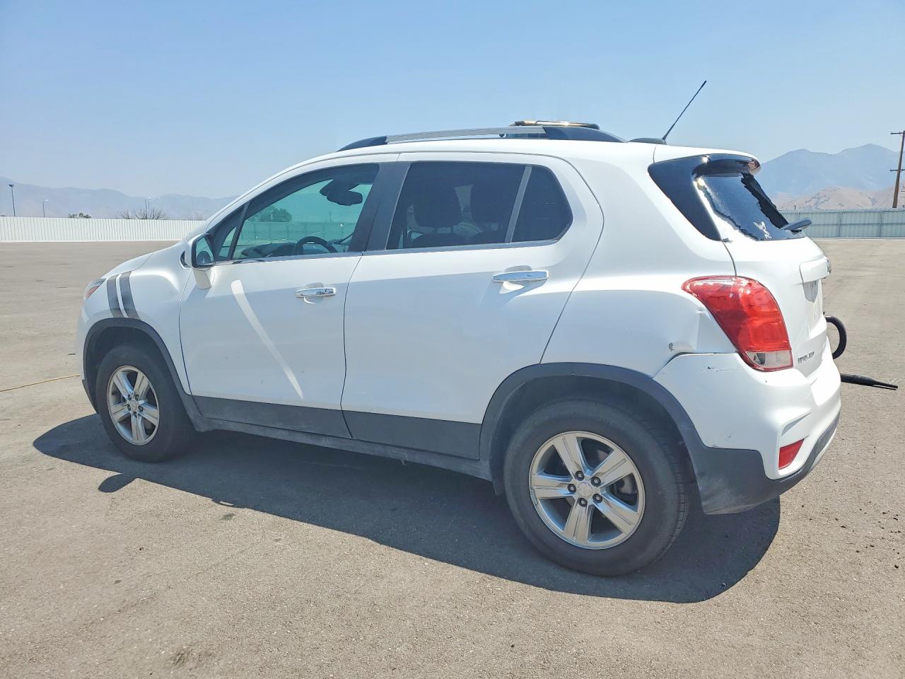 2018 CHEVROLET TRAX 1LT — снимка 2
