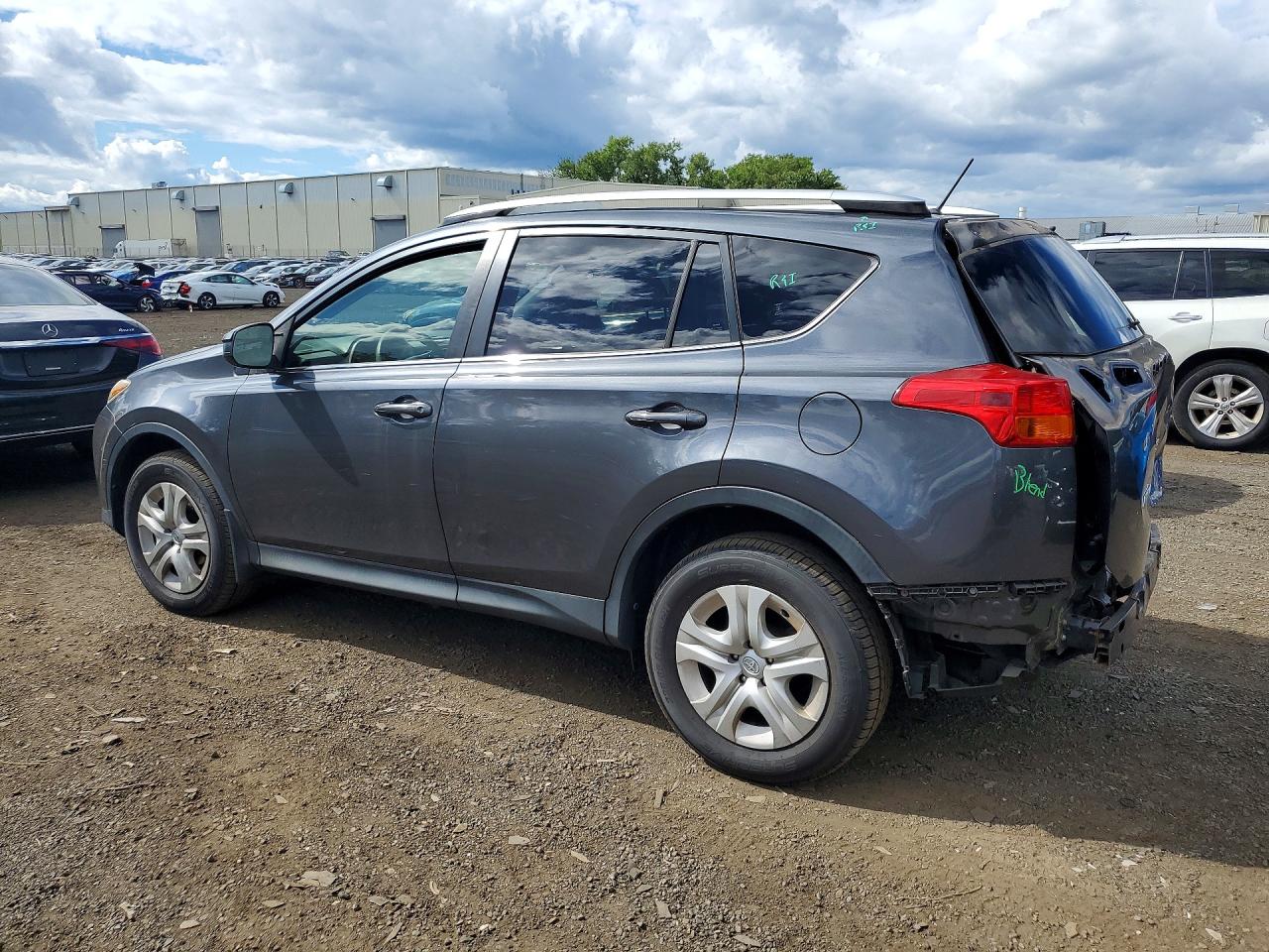 2015 TOYOTA RAV4 LE — снимка 2