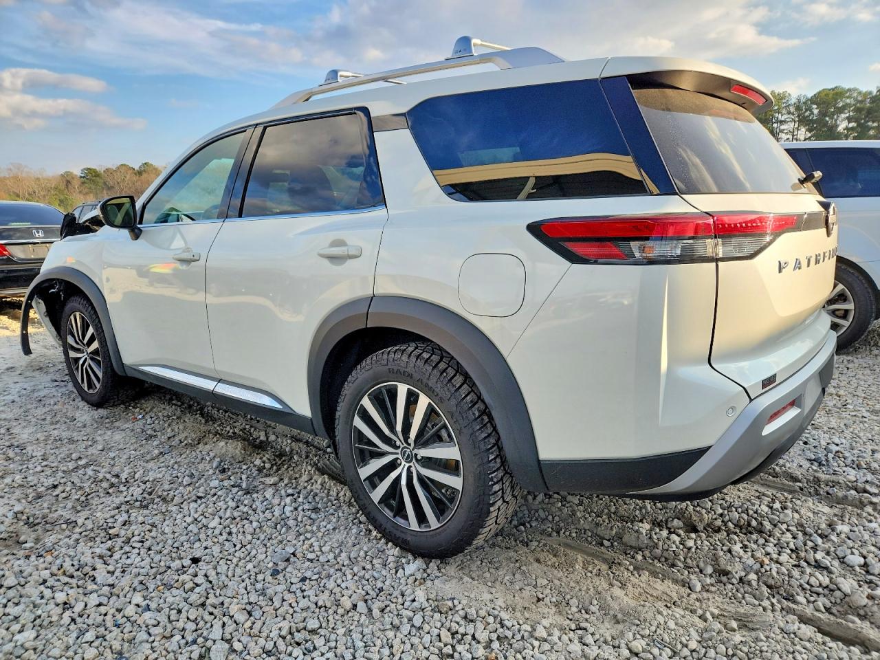 2023 NISSAN PATHFINDER PLATINUM — снимка 2