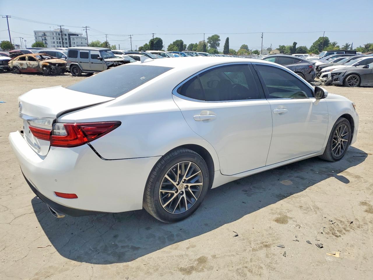 2016 LEXUS ES 350 — снимка 3