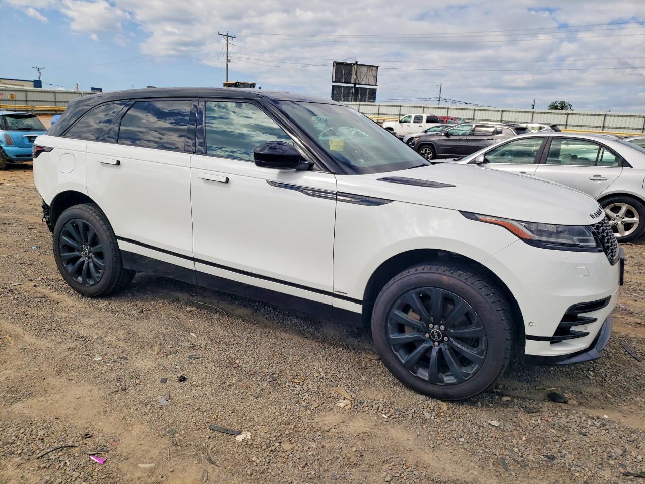 2018 LAND ROVER RANGE ROVER VELAR R-DYNAMIC SE — снимка 4