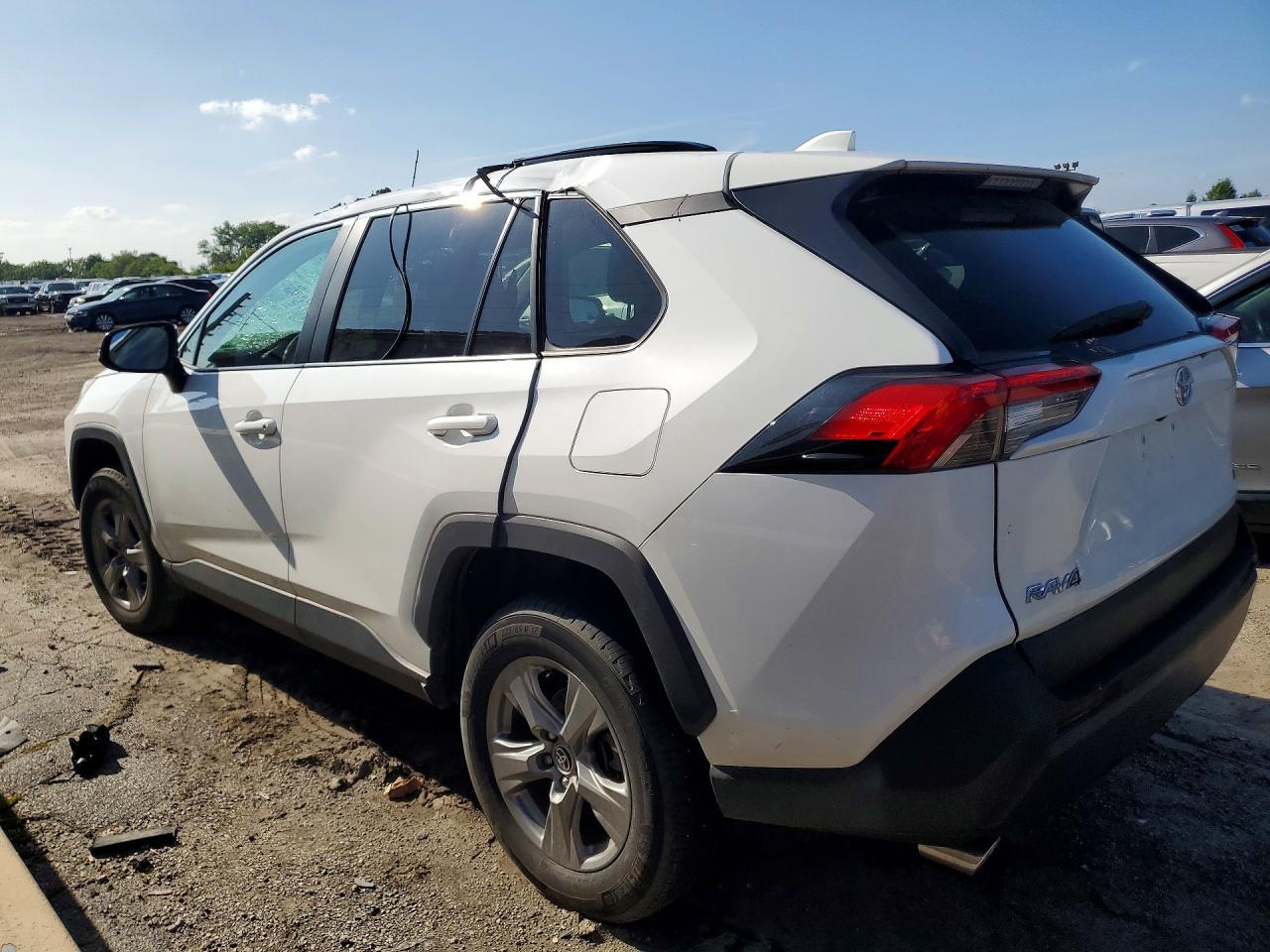 2024 TOYOTA RAV4 XLE — снимка 2