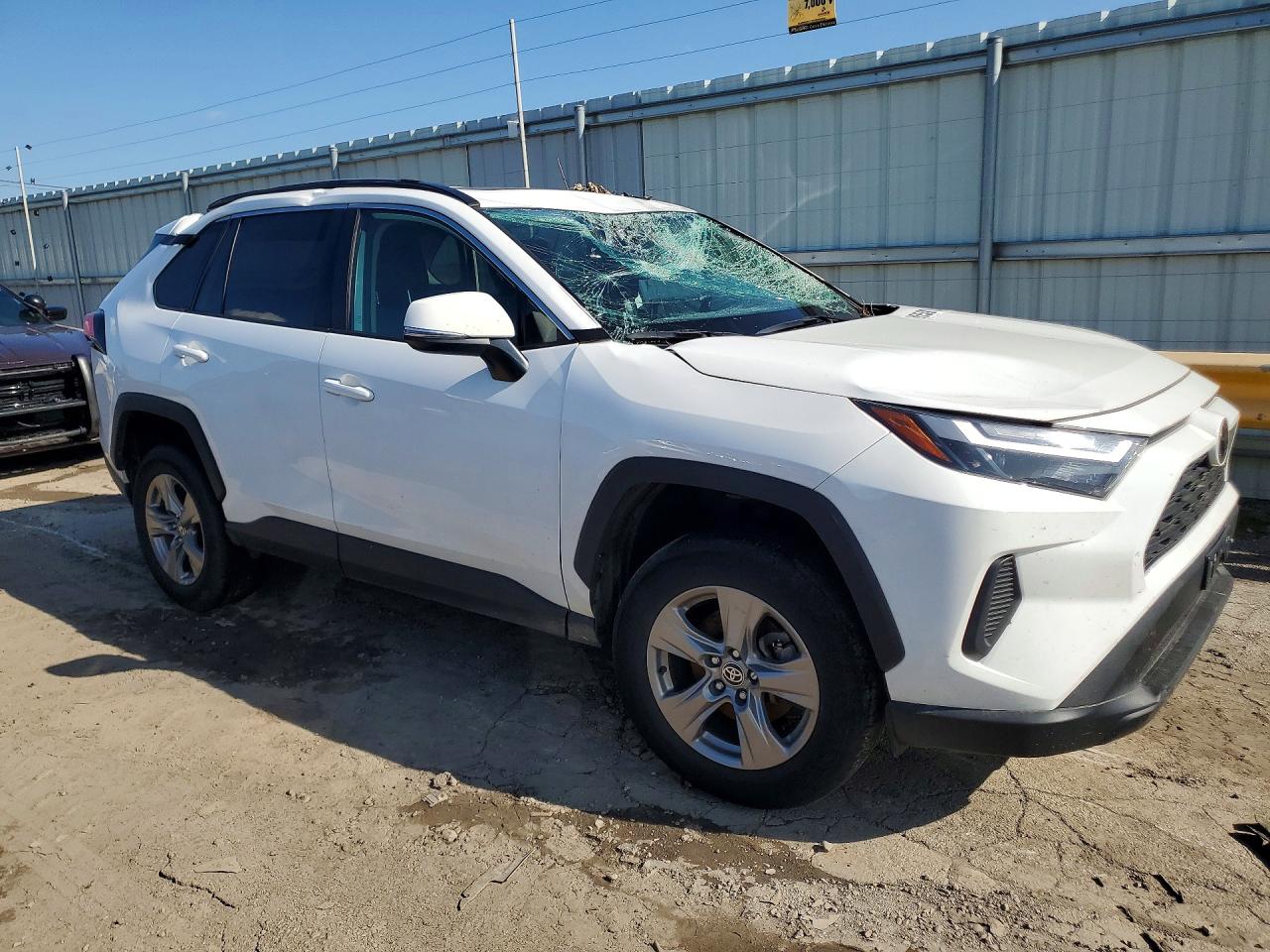 2024 TOYOTA RAV4 XLE — снимка 4