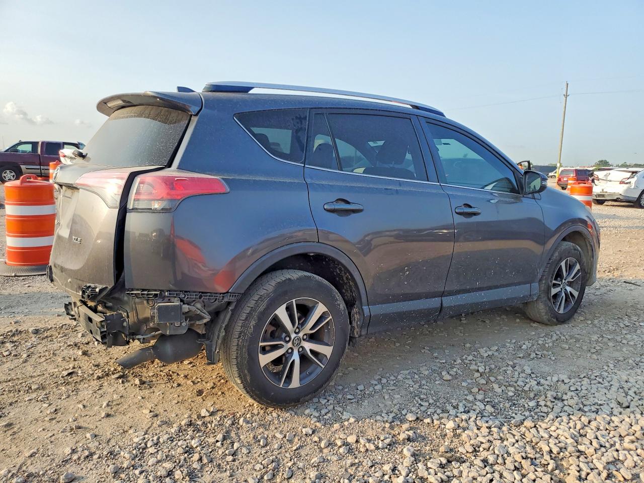2016 TOYOTA RAV4 XLE — снимка 3