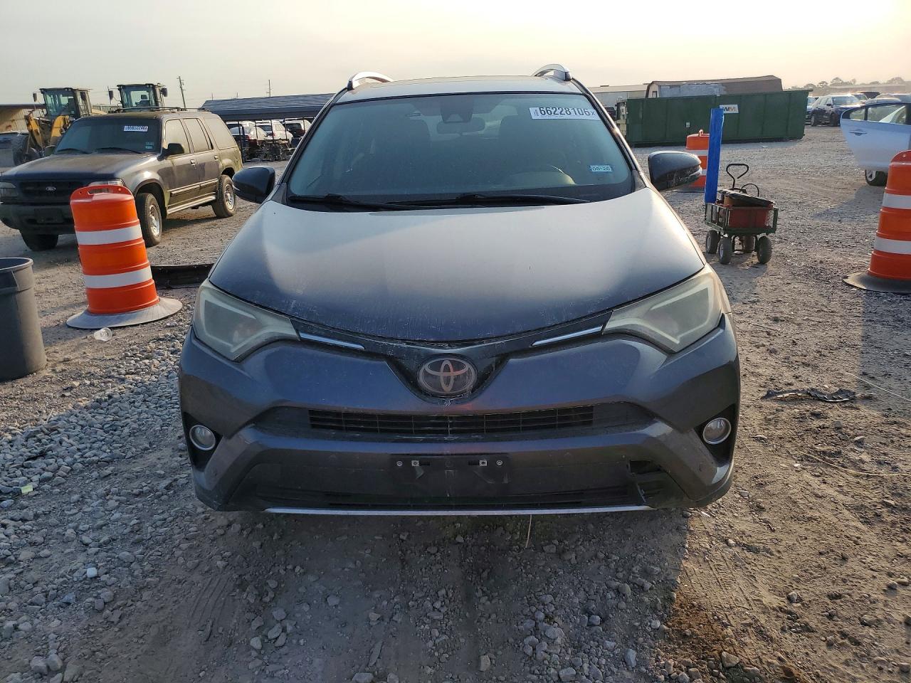 2016 TOYOTA RAV4 XLE — снимка 5