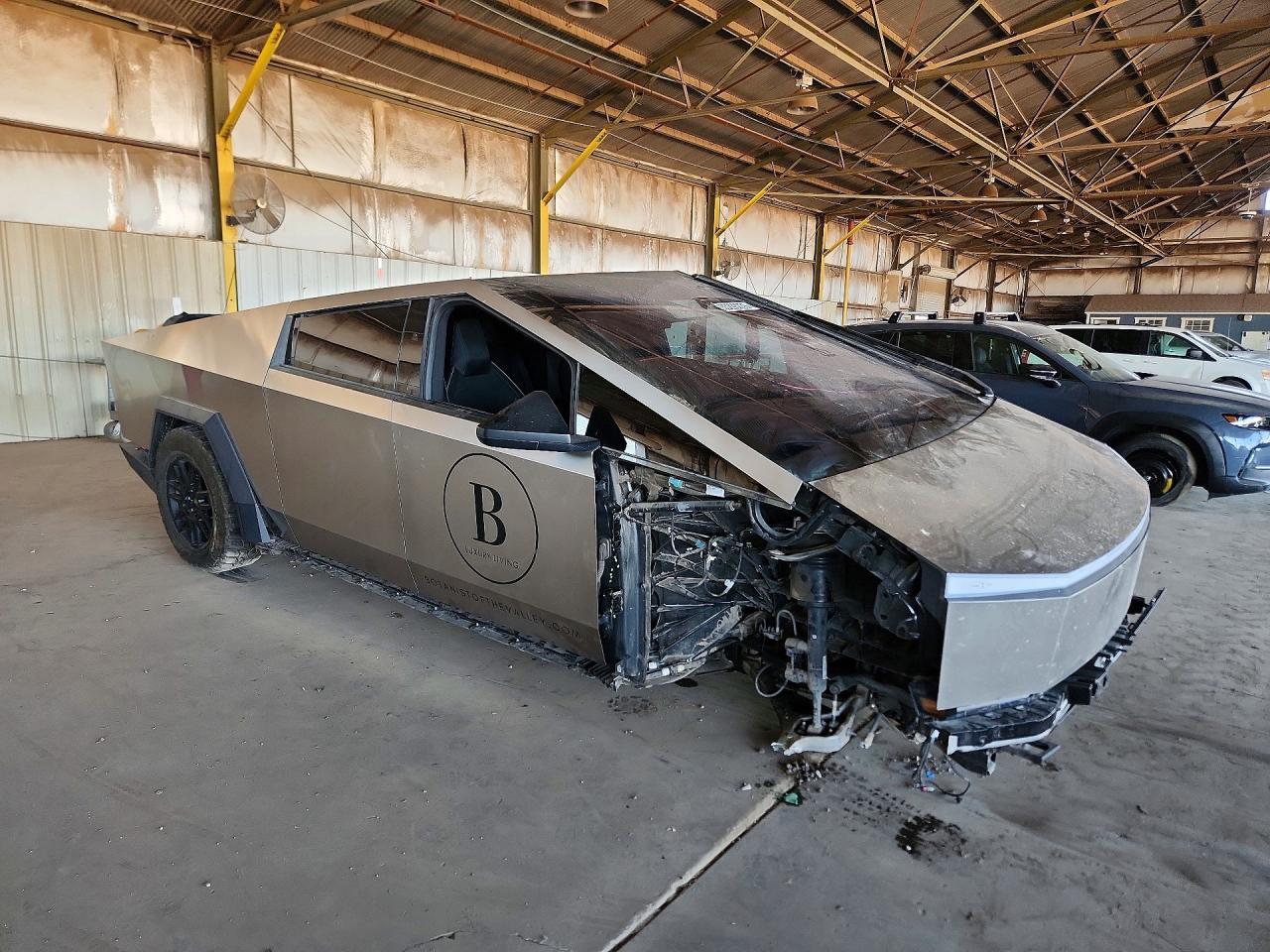 2025 TESLA CYBERTRUCK — снимка 4