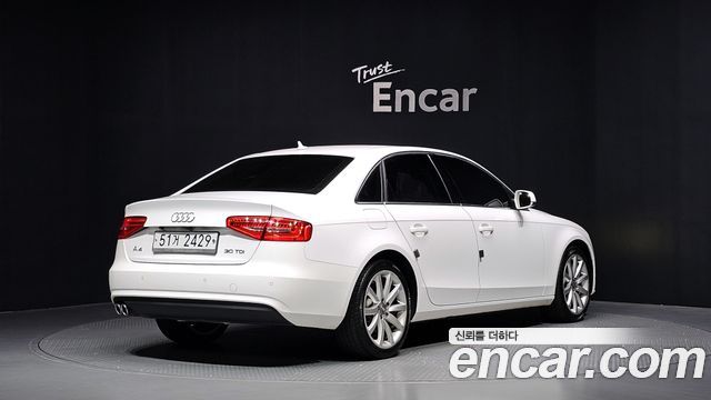 2015 Audi New A4 30 TDI Dynamic — снимка 2