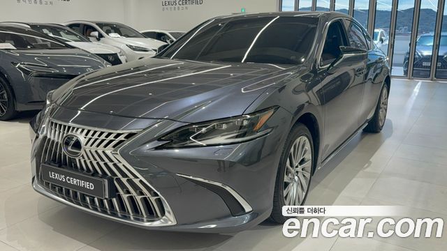 2026 Lexus ES300h (7th gen) Executive