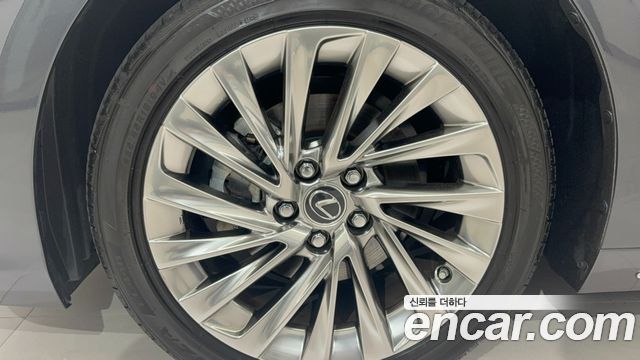 2026 Lexus ES300h (7th gen) Executive — снимка 5