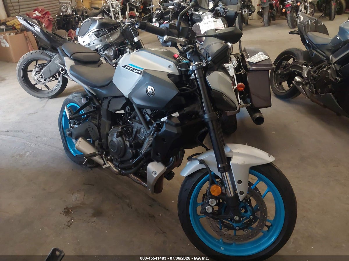 2025 YAMAHA MTN690 C