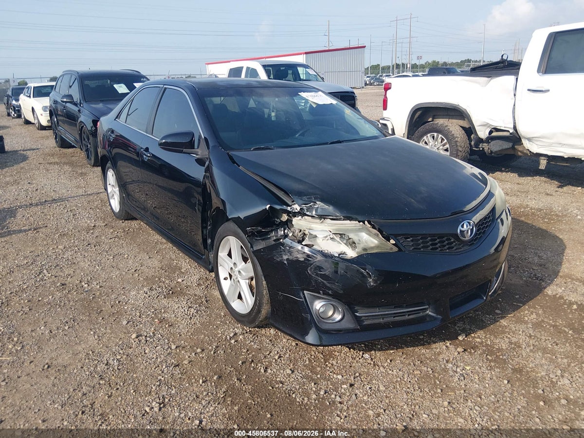 2013 TOYOTA CAMRY SE