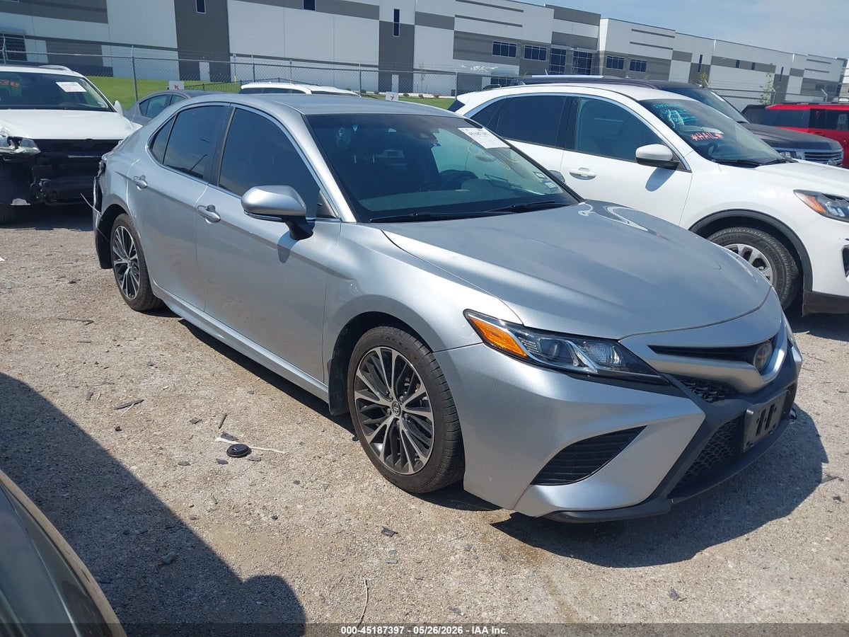 2018 TOYOTA CAMRY SE