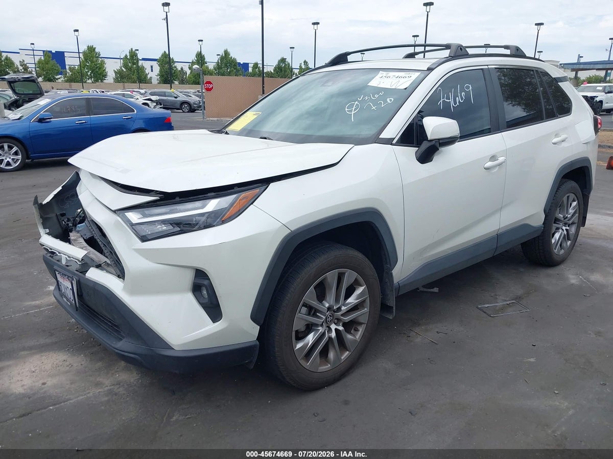 2022 TOYOTA RAV4 XLE PREMIUM — снимка 2