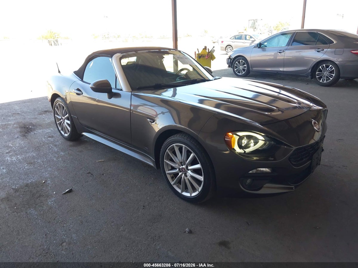 2017 FIAT 124 SPIDER LUSSO