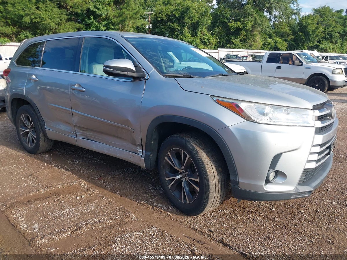 2017 TOYOTA HIGHLANDER LE PLUS
