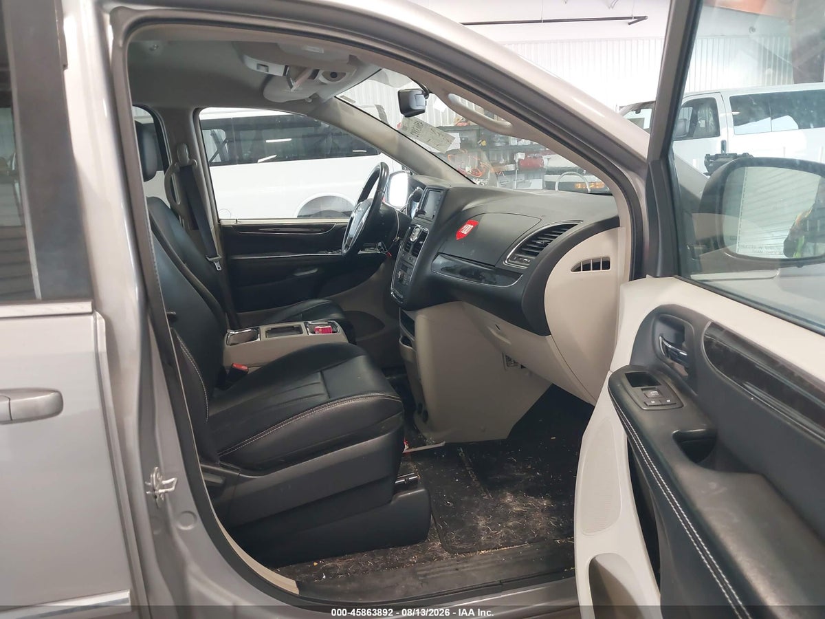 2016 CHRYSLER TOWN & COUNTRY TOURING — снимка 5