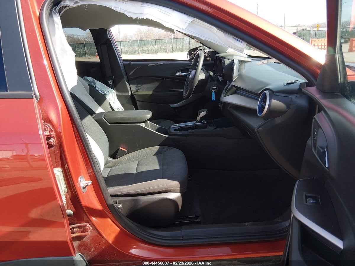 2024 CHEVROLET TRAX FWD SP — снимка 5