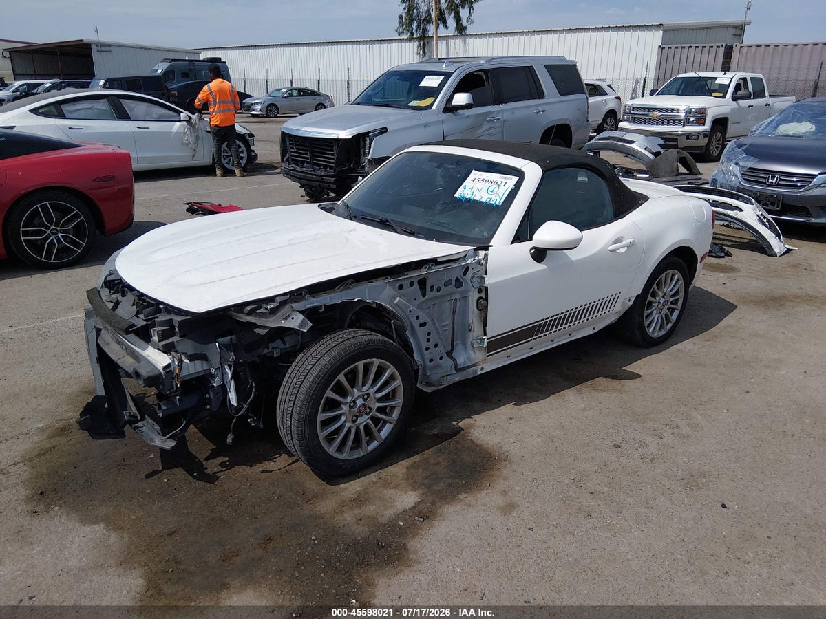 2017 FIAT 124 SPIDER CLASSICA — снимка 2