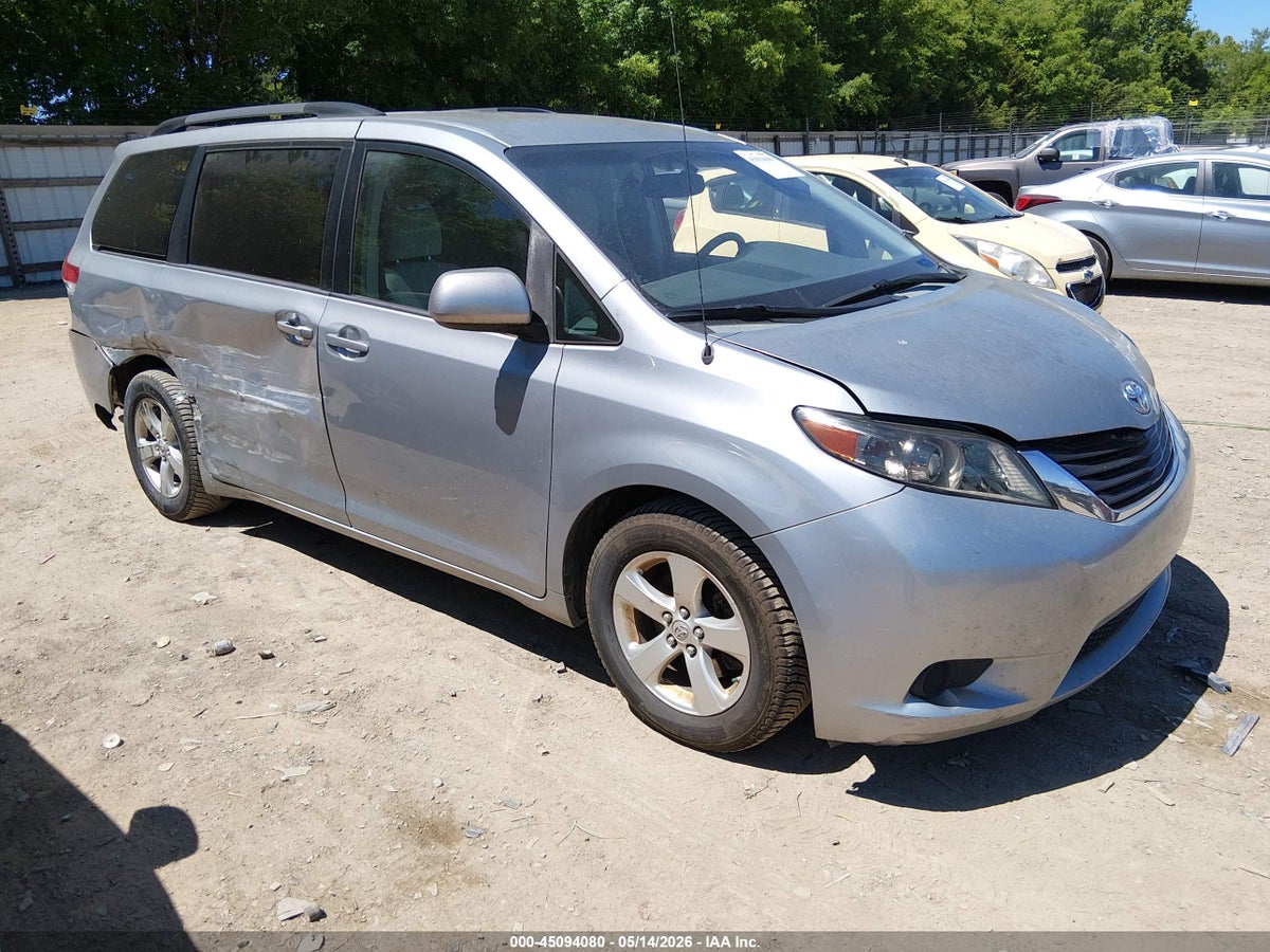 2014 TOYOTA SIENNA LE V6 8 PASSENGER