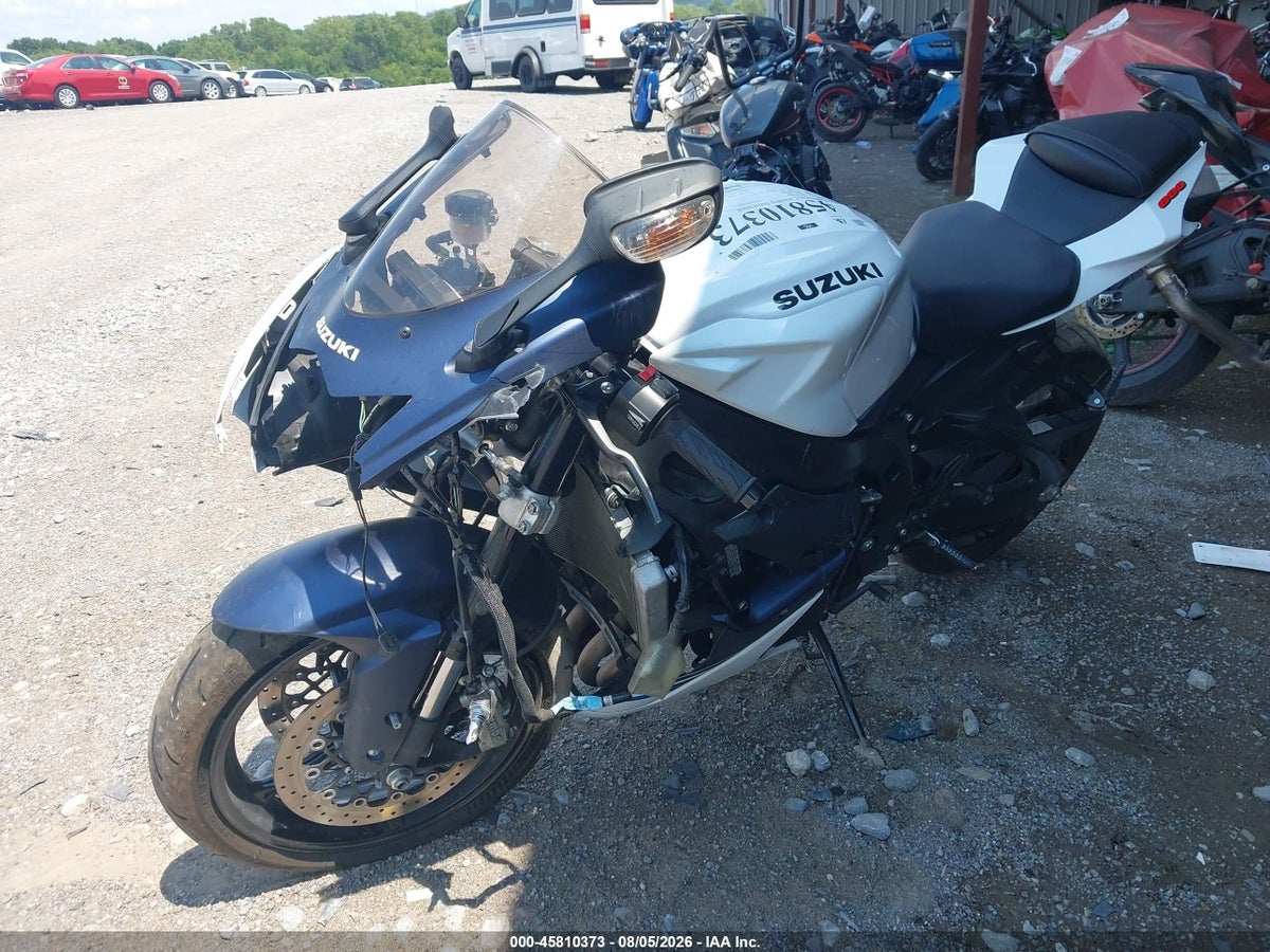 2023 SUZUKI GSX-R600 — снимка 2