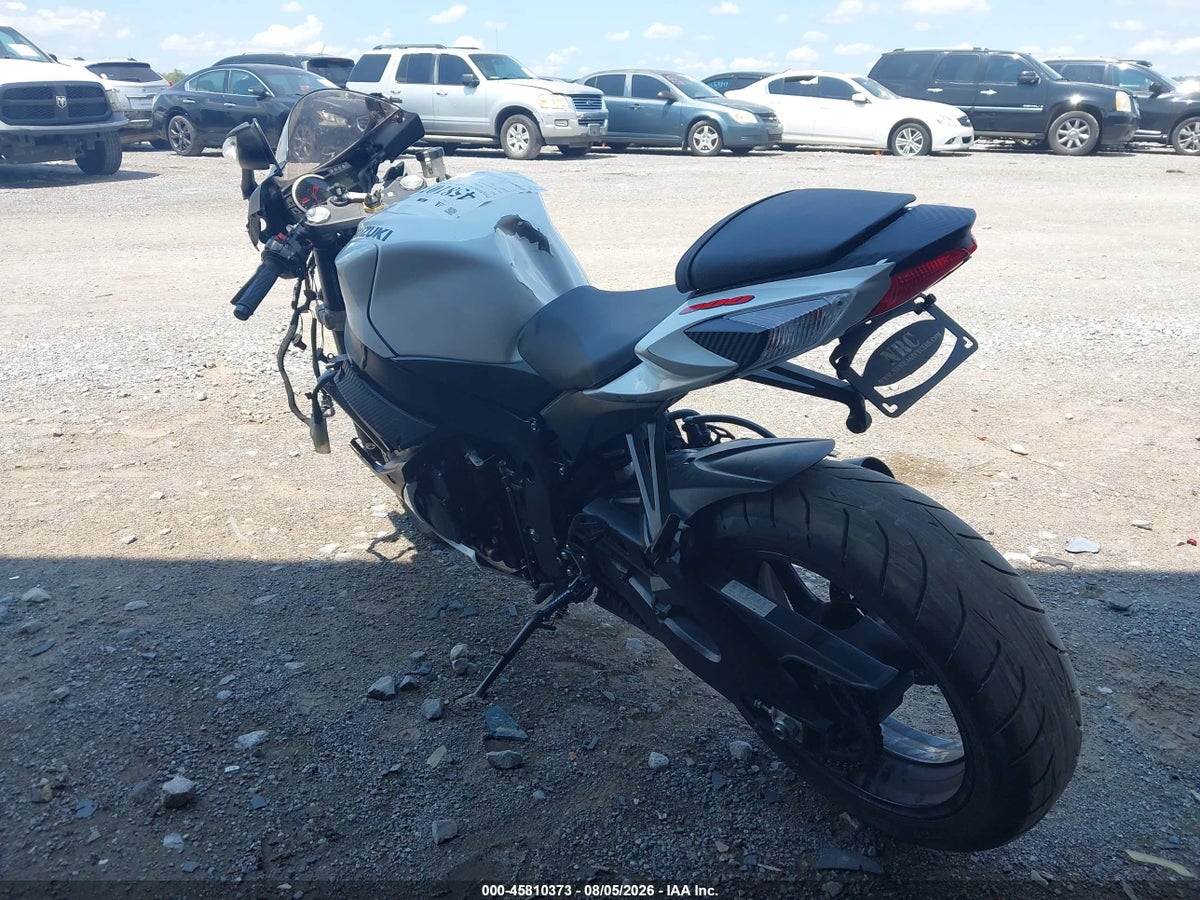 2023 SUZUKI GSX-R600 — снимка 3