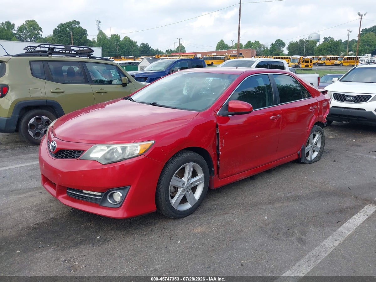 2014 TOYOTA CAMRY SE — снимка 2