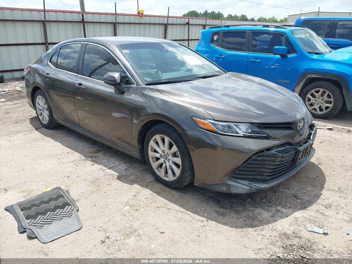 2018 TOYOTA CAMRY LE