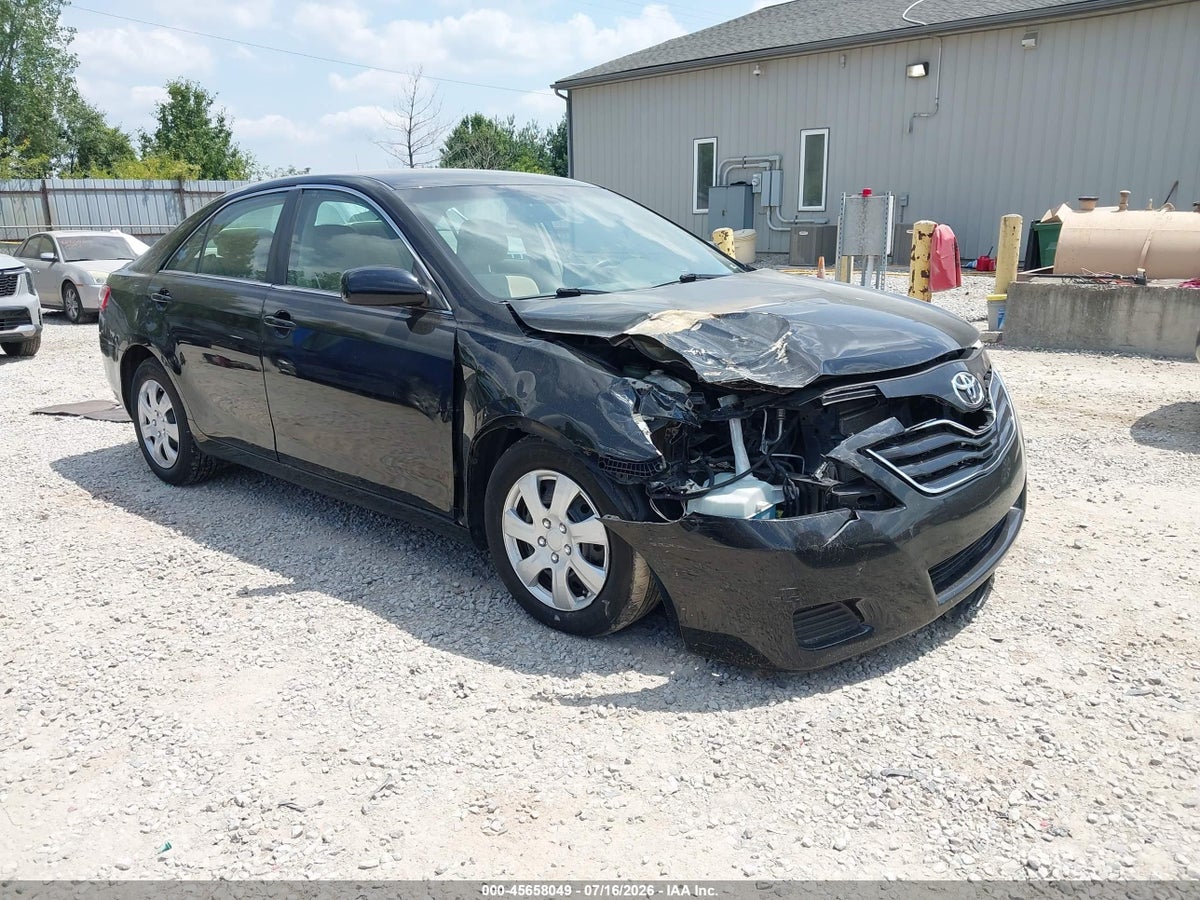 2011 TOYOTA CAMRY LE