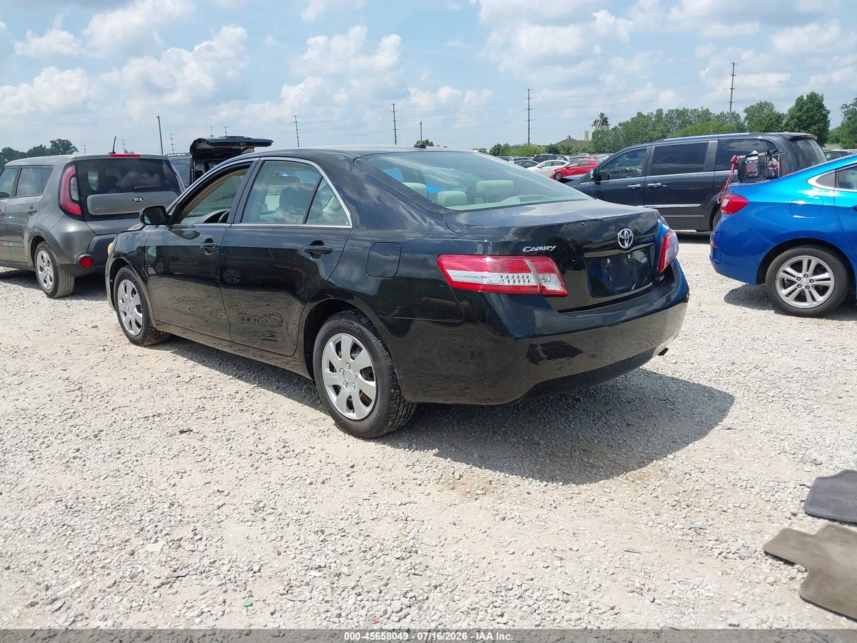 2011 TOYOTA CAMRY LE — снимка 3