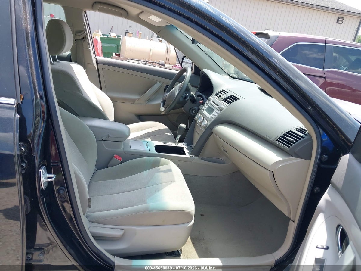 2011 TOYOTA CAMRY LE — снимка 5