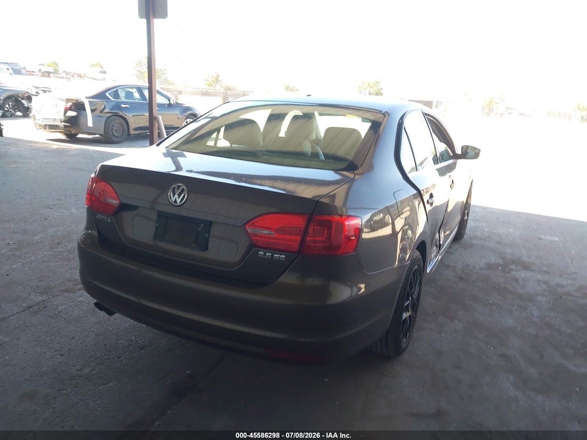 2013 VOLKSWAGEN JETTA 2.5L SE — снимка 4