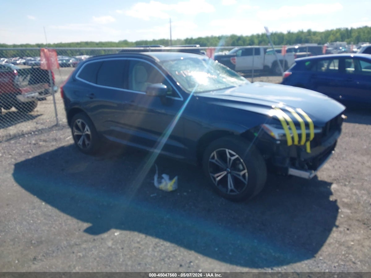 2022 VOLVO XC60 B5 MOMENTUM