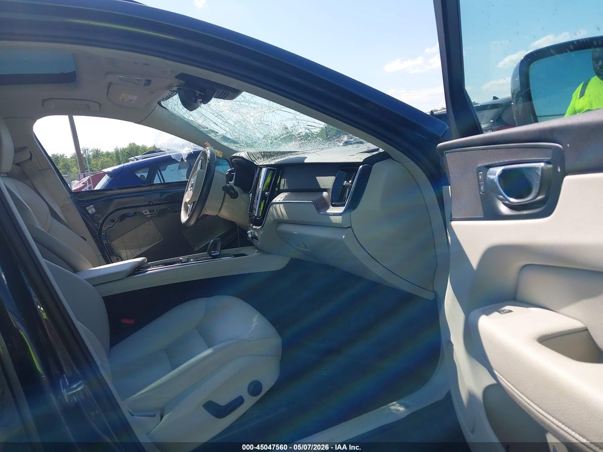 2022 VOLVO XC60 B5 MOMENTUM — снимка 5