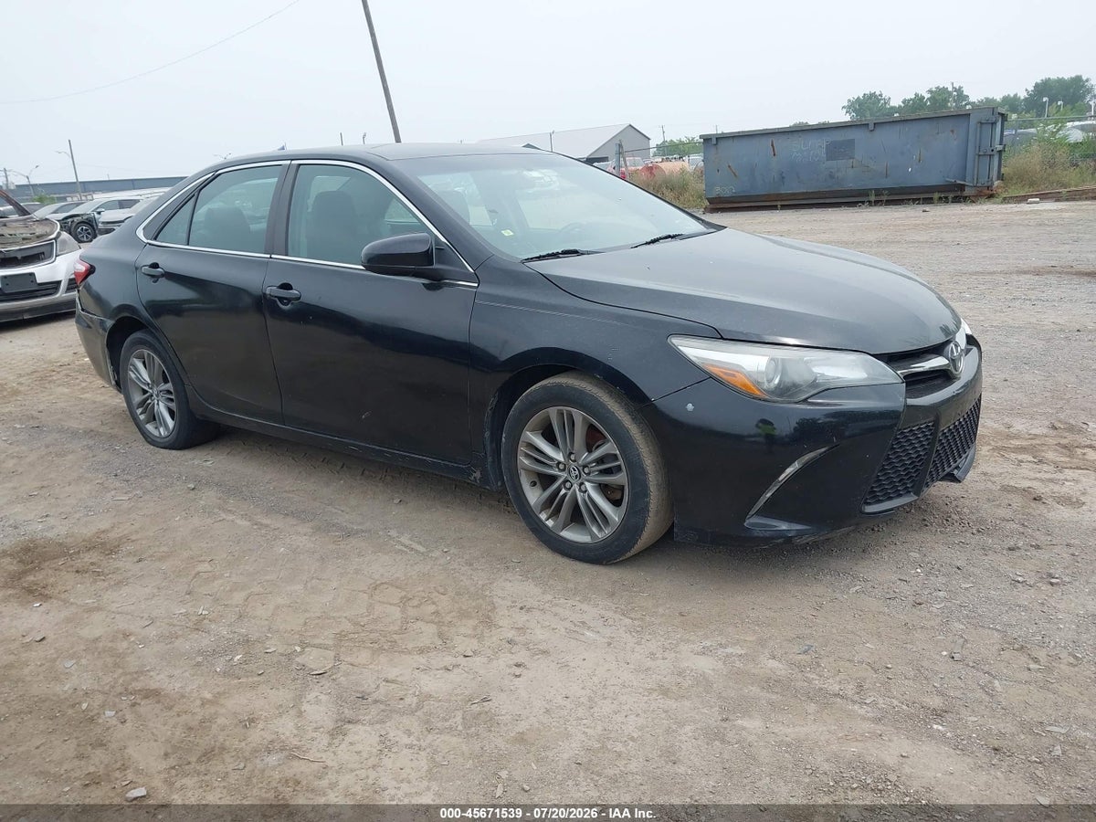 2015 TOYOTA CAMRY SE