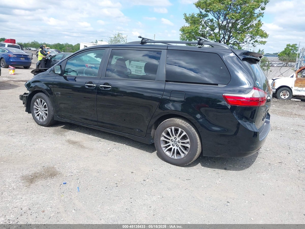 2020 TOYOTA SIENNA XLE — снимка 3