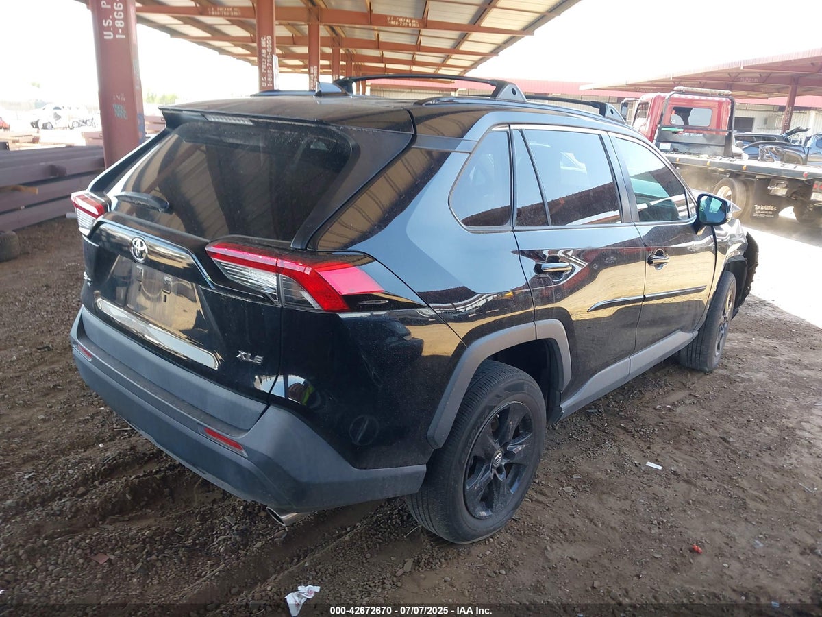 2019 TOYOTA RAV4 XLE — снимка 4