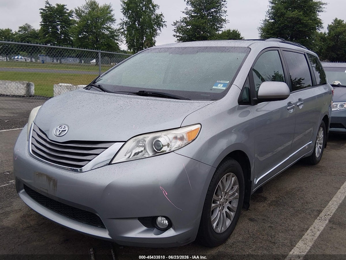 2016 TOYOTA SIENNA XLE 8 PASSENGER — снимка 2